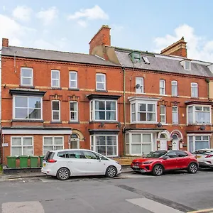 https://apartment-5-uk38660.yorkshirehotels.net